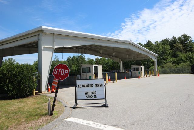 Transfer station weighing gates